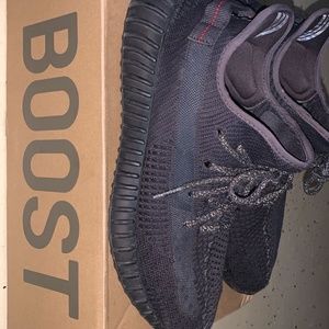yeezy 350 black non reflective size 12.5